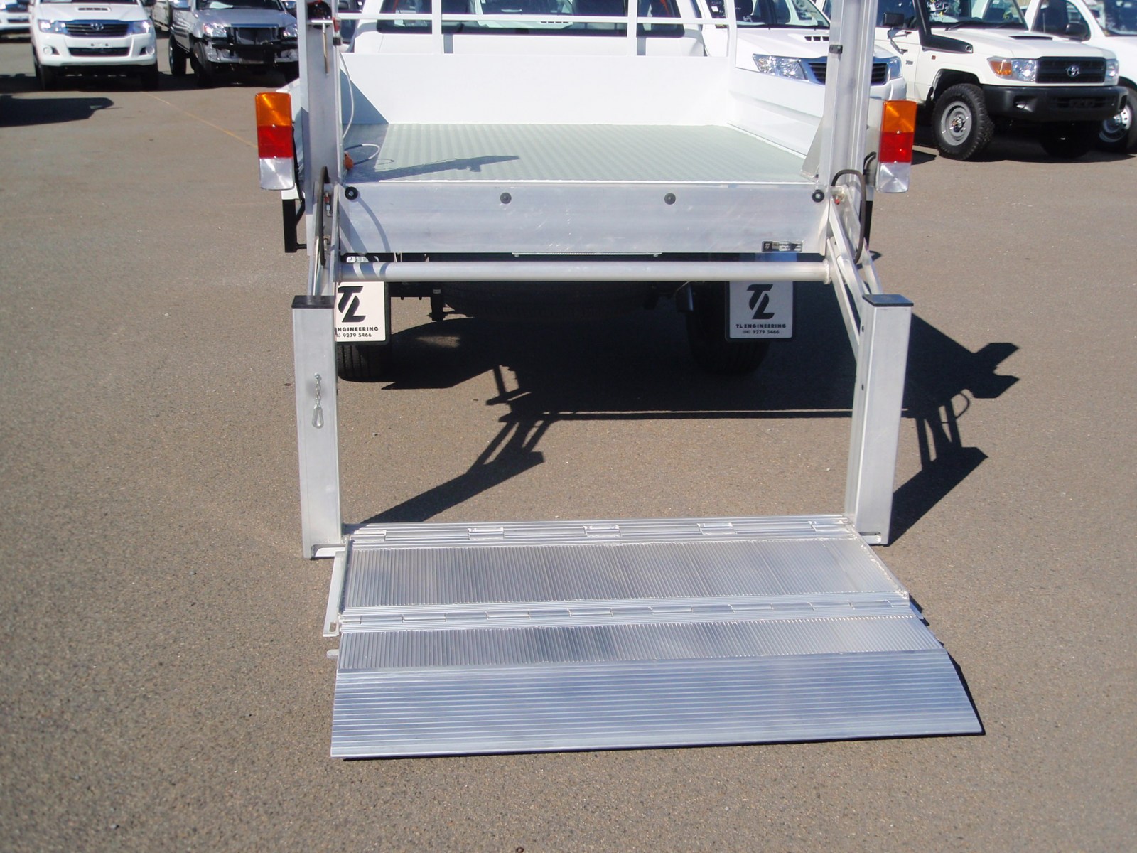 Ute and truck tail lift made in Perth.